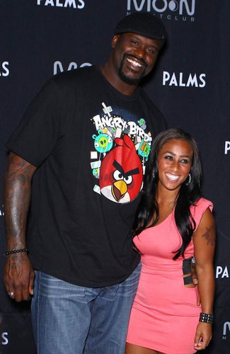 欧文突破防守助攻制胜（欧文穿透防线送出致胜助攻）