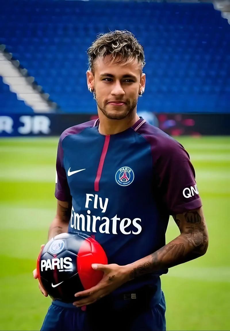 范德芬欧冠长途奔袭一条龙破门当选热刺11月最佳进球，获81%投票背后隐藏的训练秘密！（范德芬欧冠长驱直入一条龙破门斩获热刺11月最佳进球，81%高票背后的训练秘籍曝光）