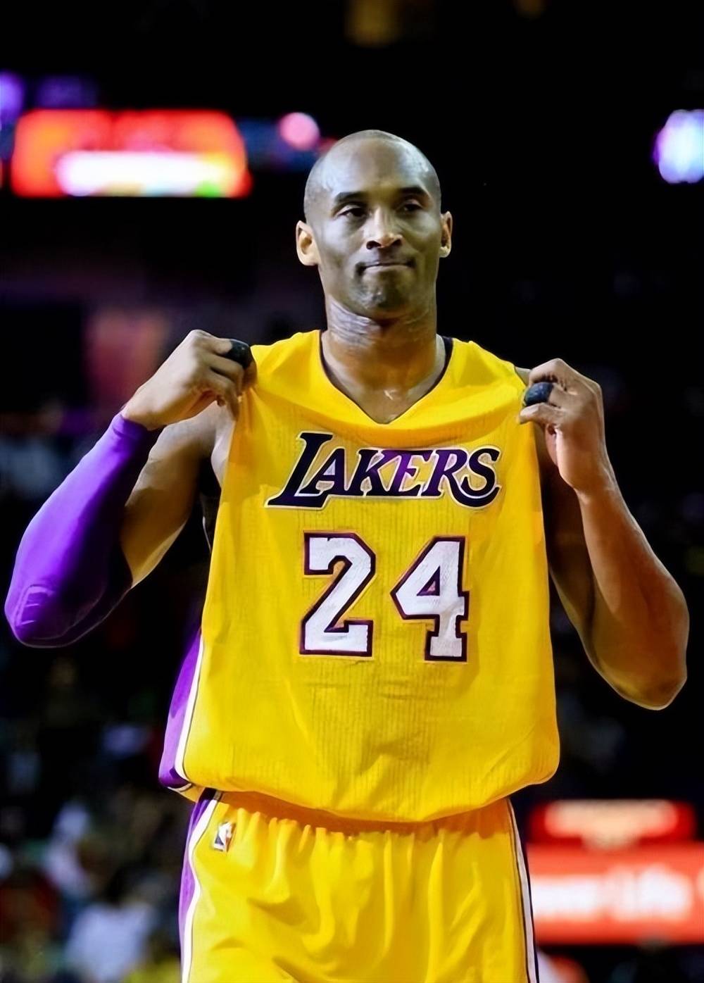 里程碑，徐新已为上海海港出战100场比赛（徐新迎职业里程碑：代表上海海港出战第100场）