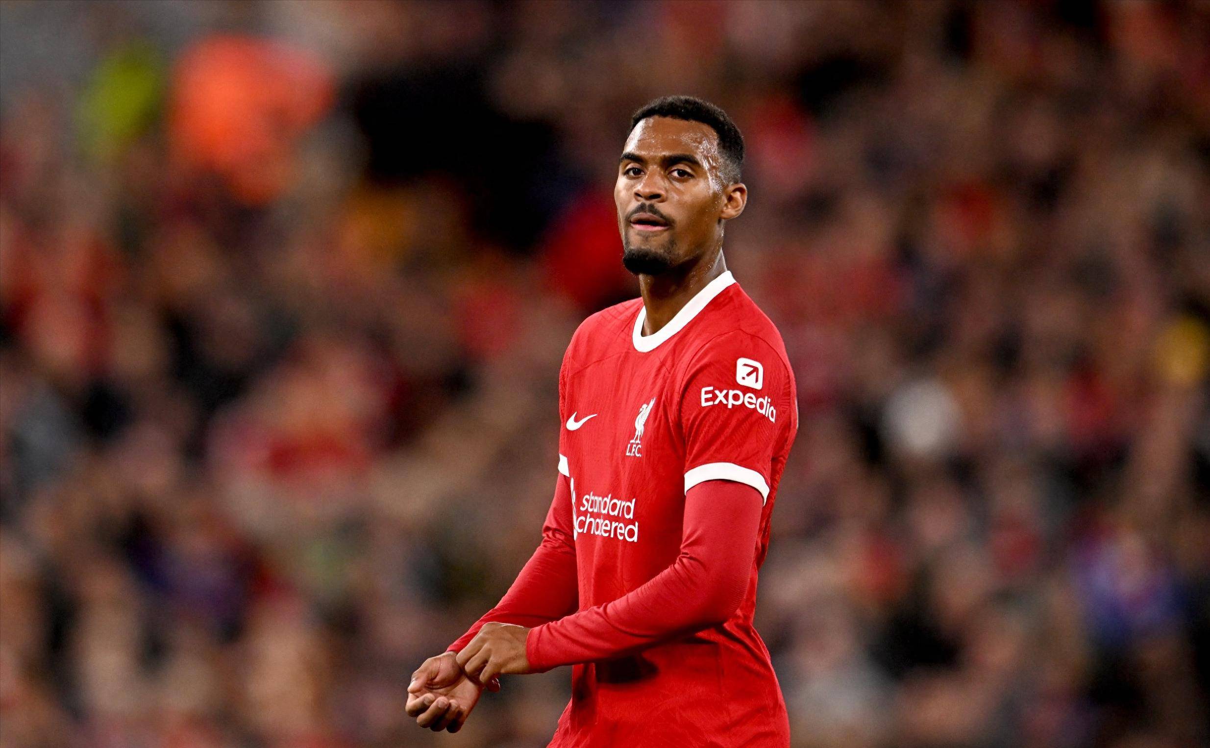 法媒：巴萨、拜仁、米兰和尤文关注南特17岁中卫塔蒂（法媒称：南特17岁中卫塔蒂获巴萨、拜仁、米兰与尤文关注）