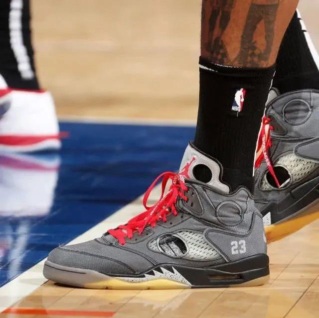 回顾诺坎普修缮历程：不断落空的承诺，迟到一年的回归（诺坎普改造回望：承诺屡失约，归期推迟一年）