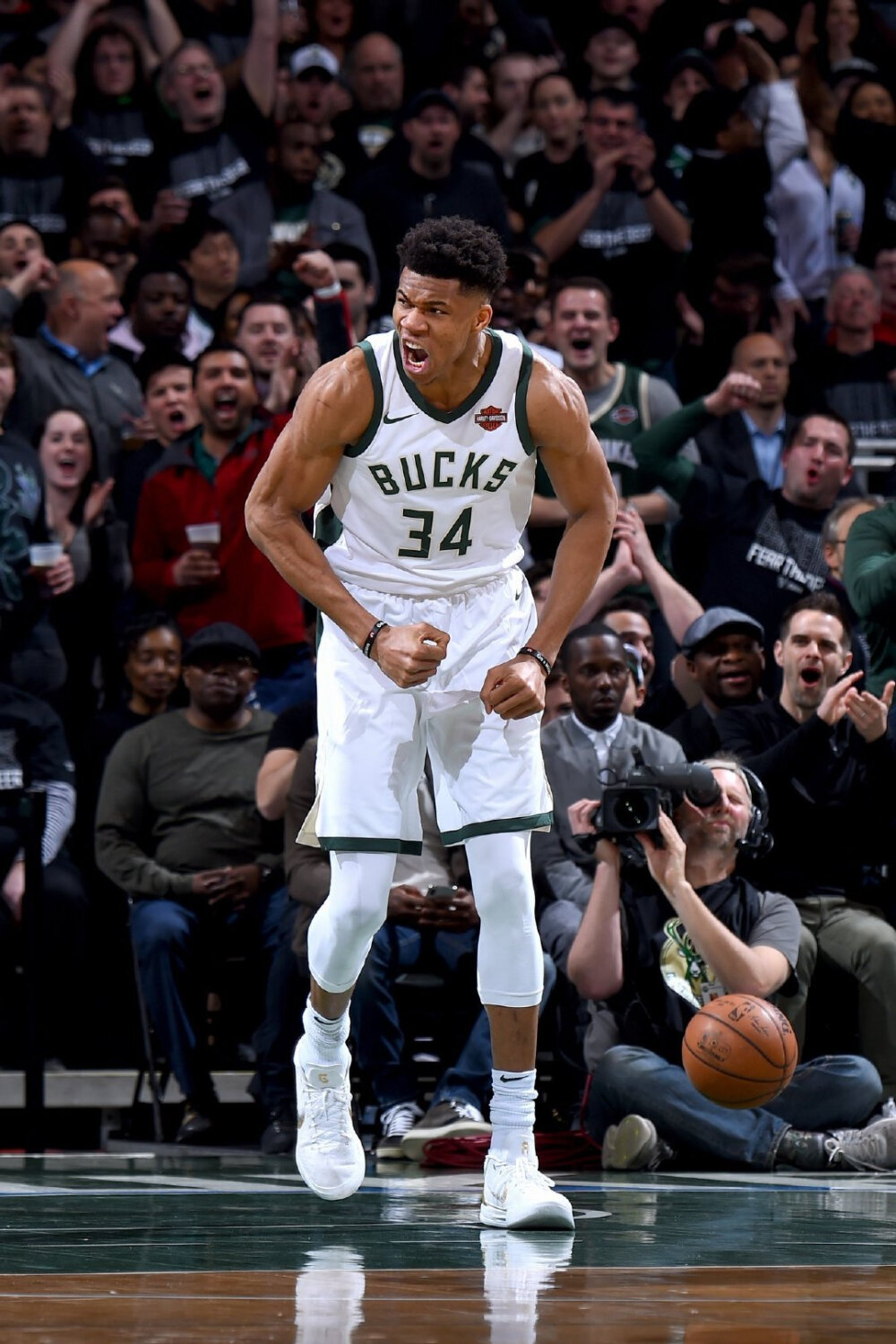 中甲历年射手榜：姆本扎28球创纪录，郜林、谭龙在列（中甲历届射手榜盘点：姆本扎28球刷新纪录，郜林与谭龙上榜）