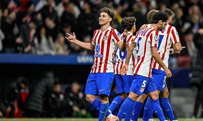 吴少聪女友晒足协杯冠军奖牌：男朋友带的苏州特产（吴少聪女友晒足协杯冠军奖牌，称是男友带回的苏州特产）