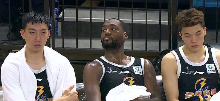 遭队友无视，萨拉赫将加盟沙特联赛！范迪克：他对我们没有影响！（被队友冷落？萨拉赫或转投沙特联赛，范迪克：对我们毫无影响）