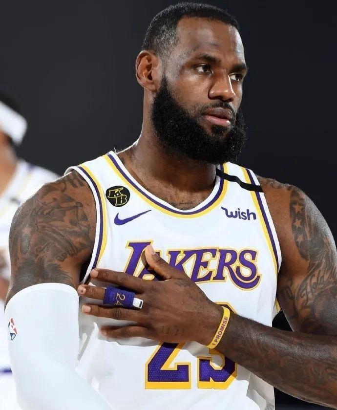 队报预测法国世界杯首战后防线：迪涅、孔德、萨利巴、于帕（队报：法国队世界杯首战后防或为迪涅、孔德、萨利巴、于帕梅卡诺）