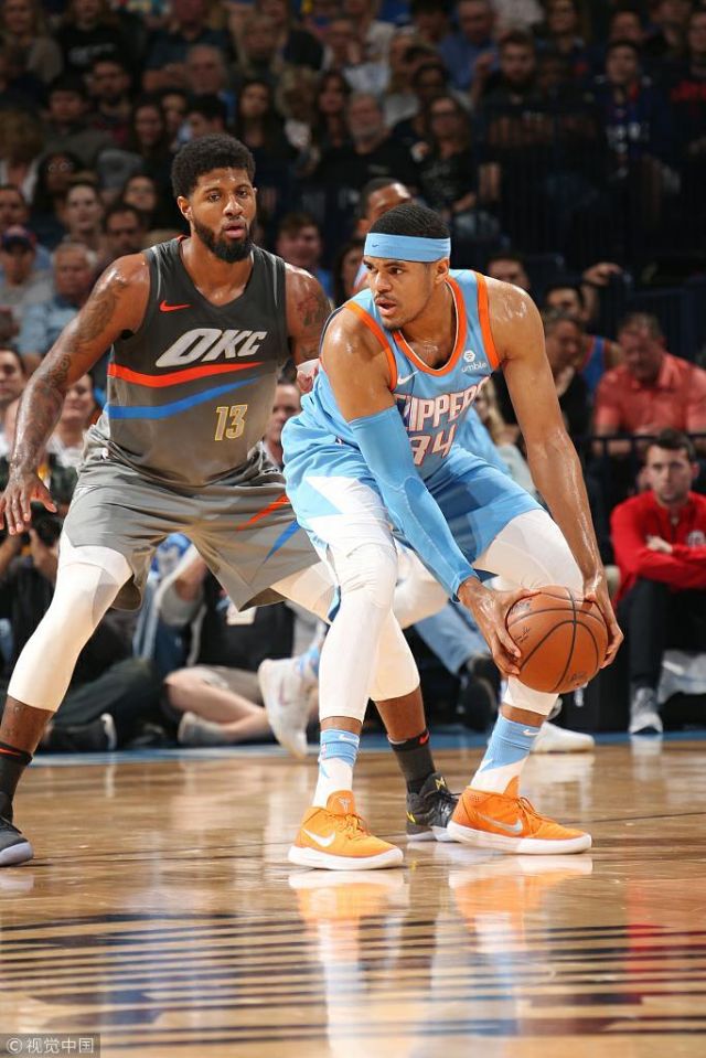 世体：将有2651名曼城球迷远征伯纳乌，球场将配备1700名安保（世体：2651名曼城球迷将赴伯纳乌，球场将部署1700名安保人员）