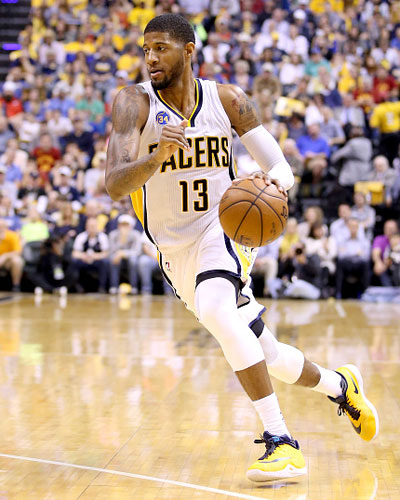 成都金牛公安：蓉城vs河南期间，两名观众做出侮辱性动作被行拘（成都金牛警方通报：蓉城对河南比赛期间，两名观众因侮辱性举动被行拘）