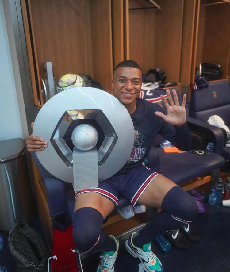 一场本来就无法改变大局的失败，为何让大家又为意大利担心？（原本无关大局的一败，何以再次引发外界对意大利的忧虑？）