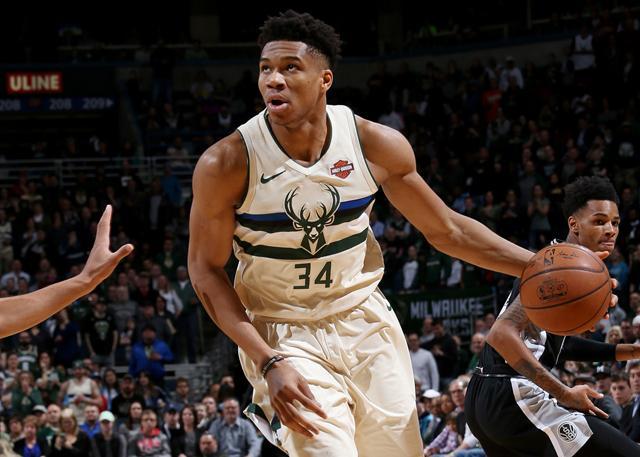 皇马vs曼城首发：姆巴佩替补！哈兰德、维尼修斯、福登均在列（皇马vs曼城首发出炉：姆巴佩坐板凳，哈兰德、维尼修斯、福登首发）