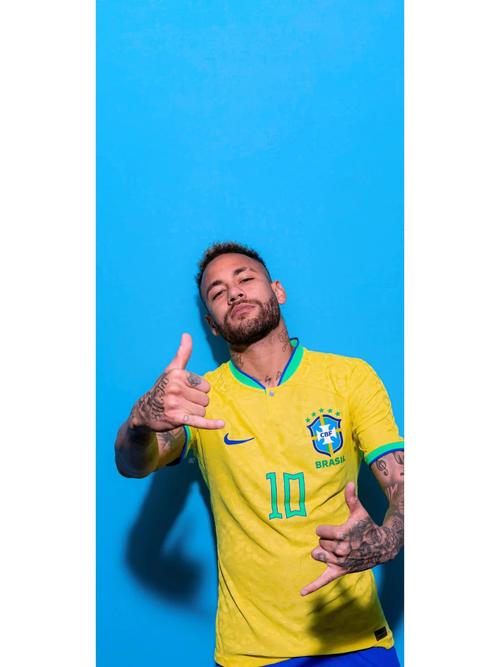 电讯报：多家沙特俱乐部愿意不惜一切代价签下萨拉赫（电讯报：多家沙特俱乐部愿砸重金签下萨拉赫）